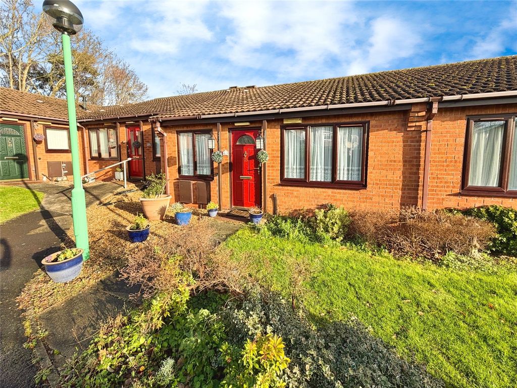 2 bed bungalow for saleDelisle Court, Loughborough, Leicestershire LE11
