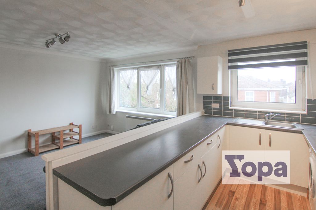 Additional image 3 of 2 bed flat for saleWaterloo Road, Southampton SO15