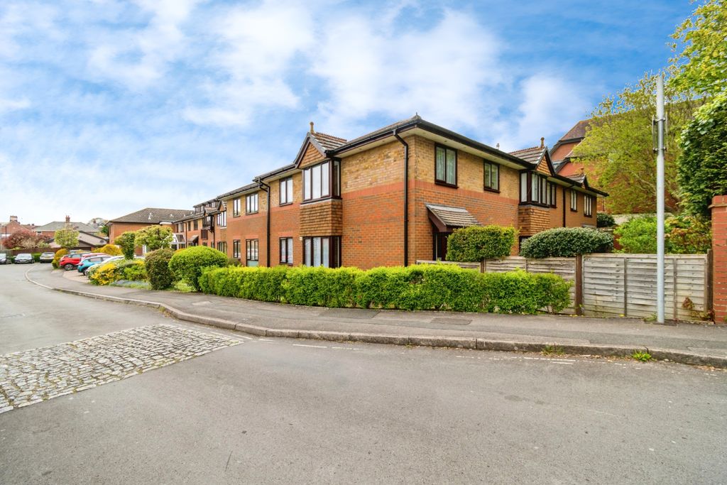 Additional image 3 of 1 bed flat for saleChestnut Lodge, Southampton SO16