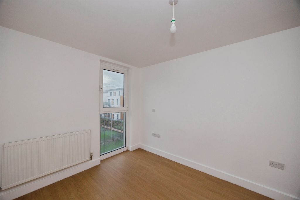 Additional image 12 of 2 bed flat for saleFratton Way, Southsea PO4