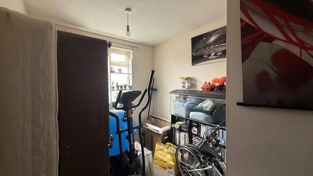 Additional image 10 of 2 bed flat for salePyle Street, Newport PO30