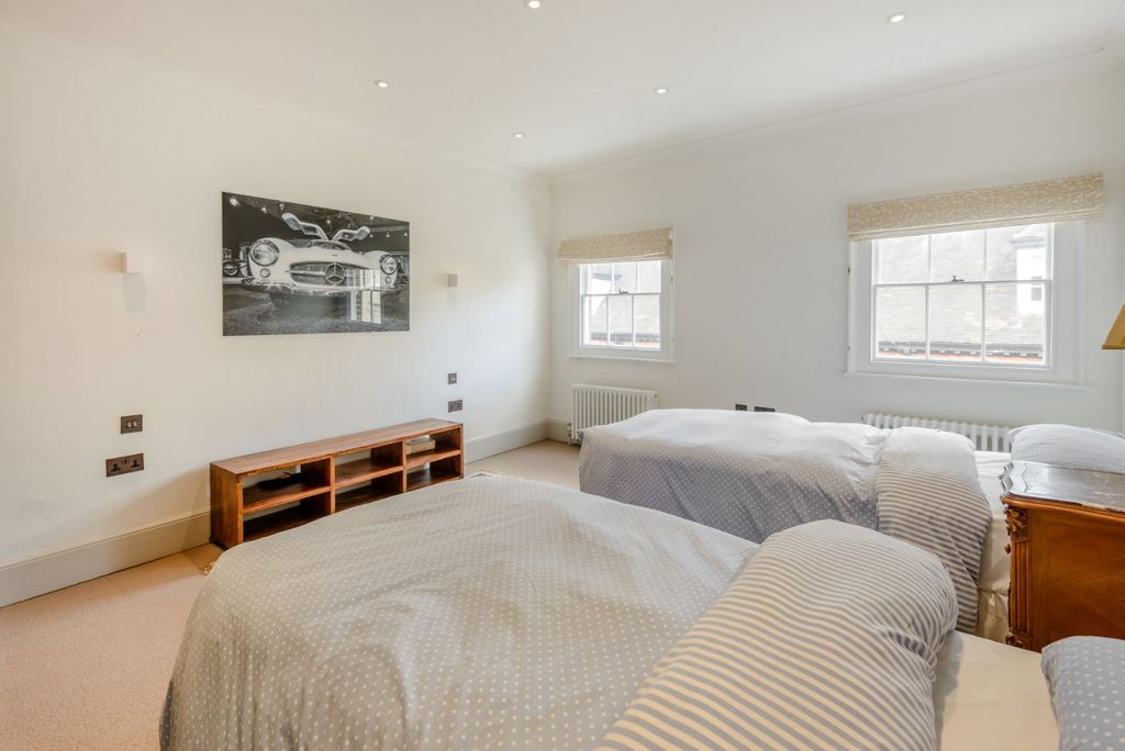 Additional image 14 of 4 bed terraced house for salePark Street, Windsor, Berkshire SL4