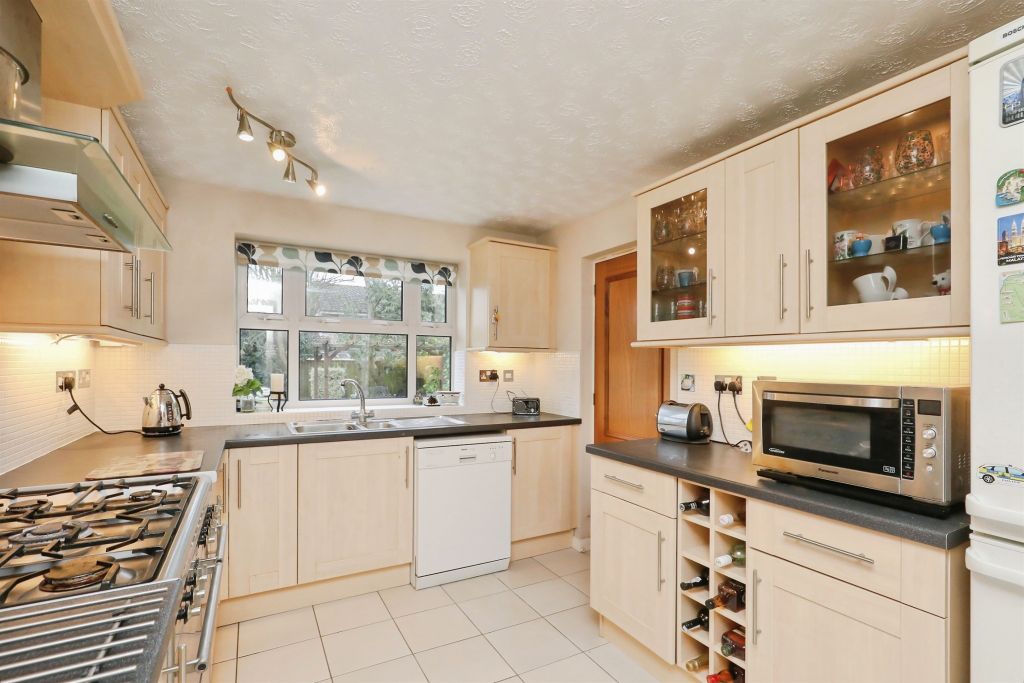 Additional image 4 of 4 bed detached house for saleBarnham Broom Road, Wymondham NR18