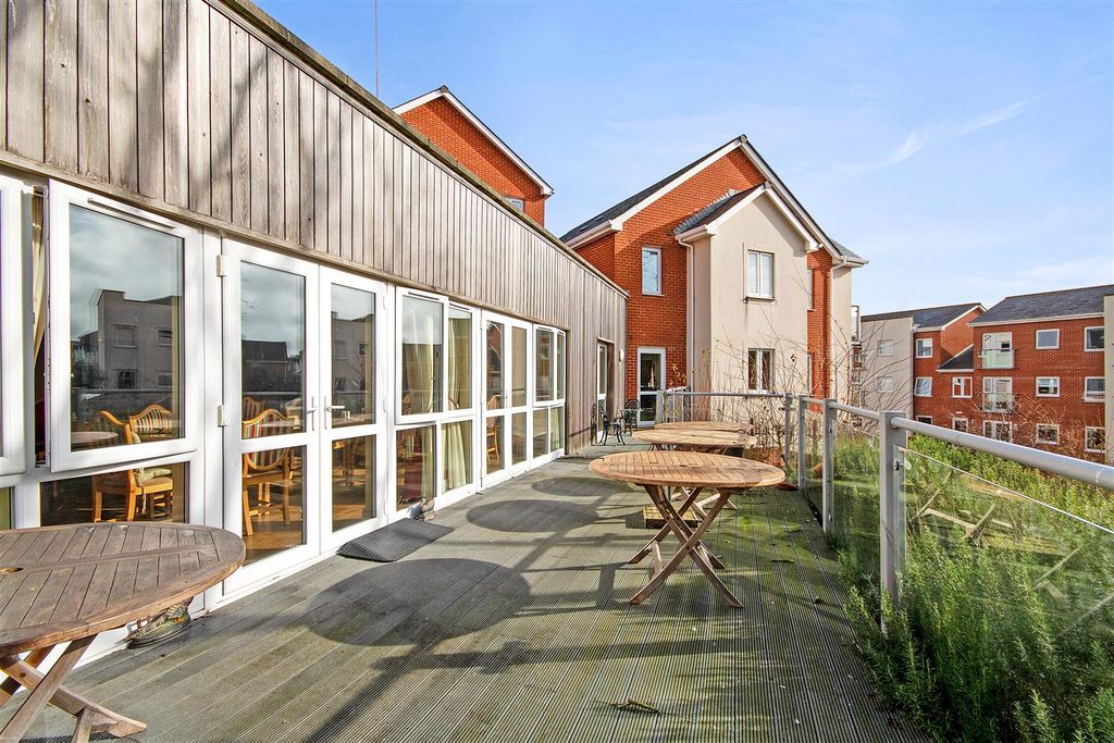 Additional image 19 of 2 bed flat for saleSomers Brook Court, Newport, Isle Of Wight PO30
