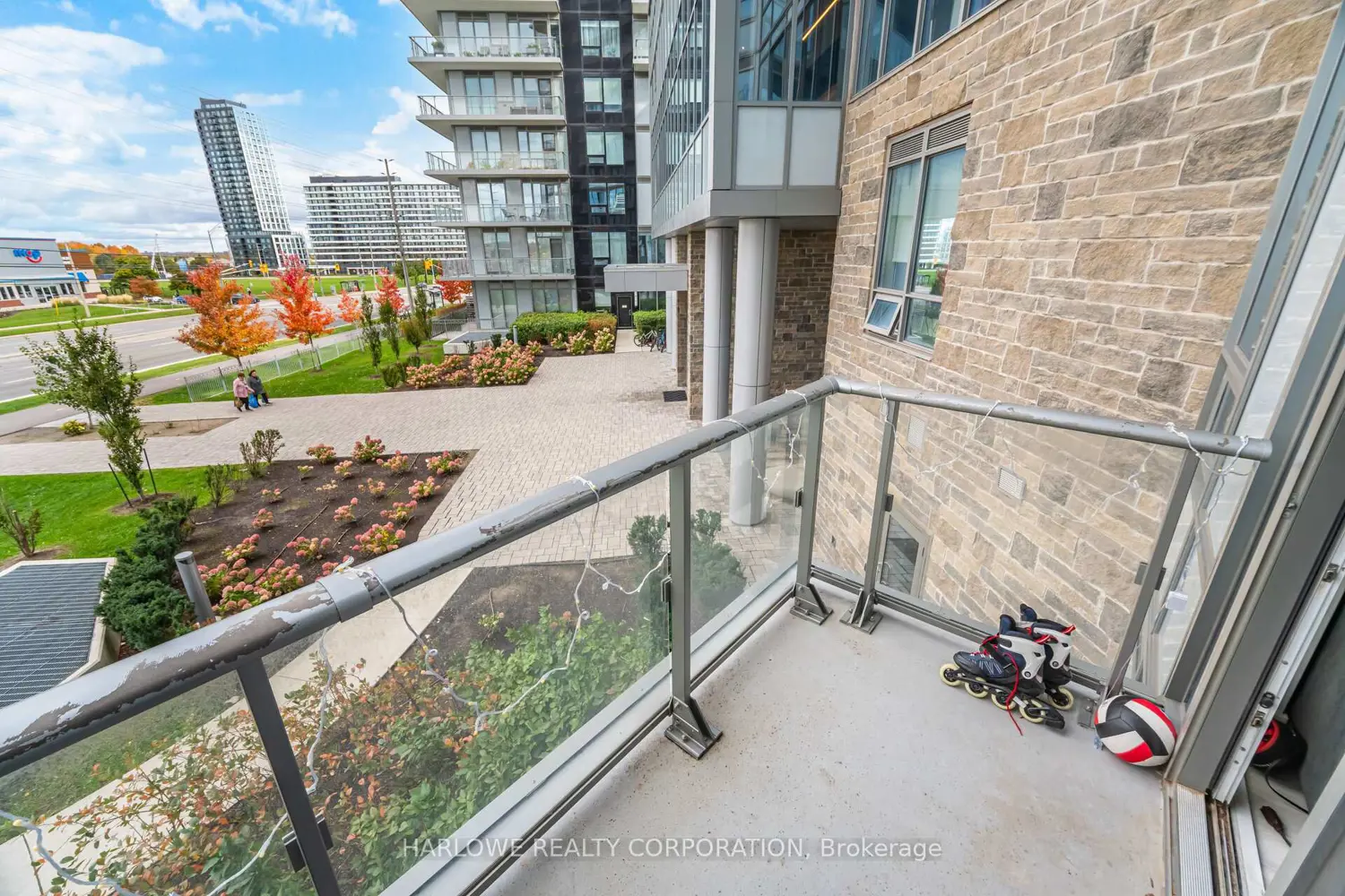 Additional image 8 of 4655 Metcalfe Avenue 204