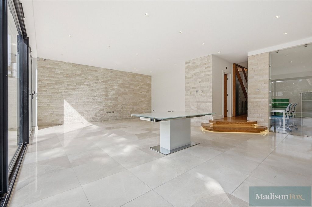 Additional image 7 of 5 bed detached house for saleWoodland Way, Woodford Green IG8