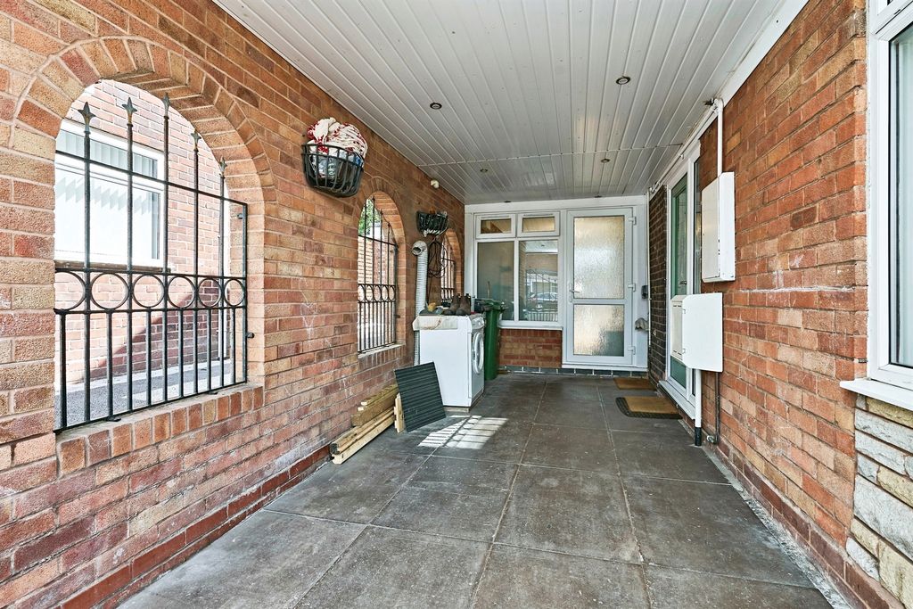 Additional image 17 of 4 bed semi-detached house for saleLinden Lane, Willenhall WV12