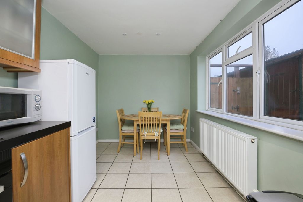 Additional image 4 of 3 bed terraced house for saleSkippon Close, Market Harborough LE16
