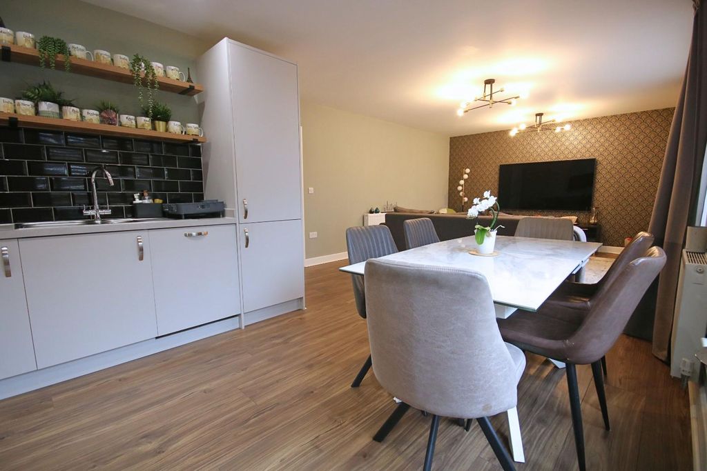 Additional image 5 of 2 bed flat for saleThe Foundry, Ashford TW15