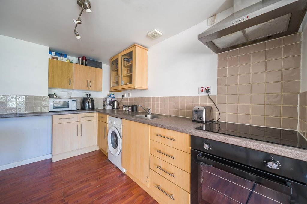 2 bed flat for saleProvidence Hill, Bursledon SO31 photo 4