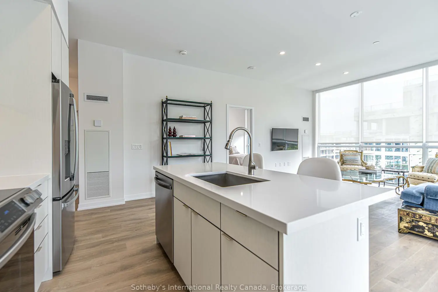Additional image 6 of 415 Sea Ray Avenue 437