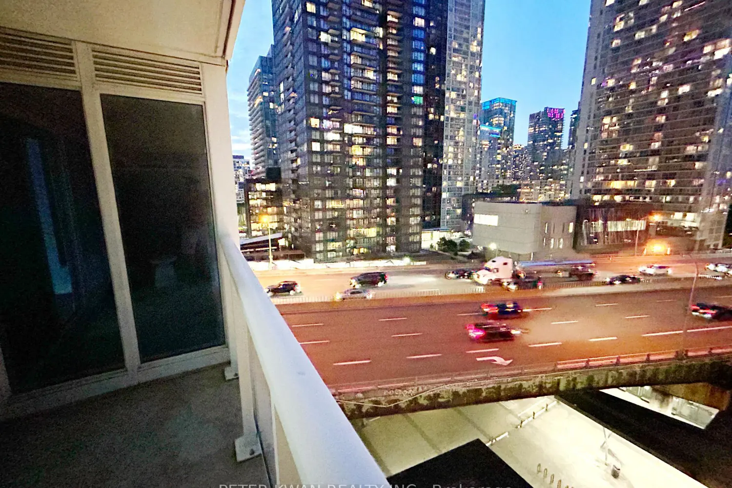Additional image 8 of 19 Bathurst Street 1007