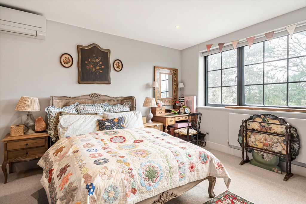 Additional image 13 of 6 bed detached house for saleCedar Heights, Richmond TW10