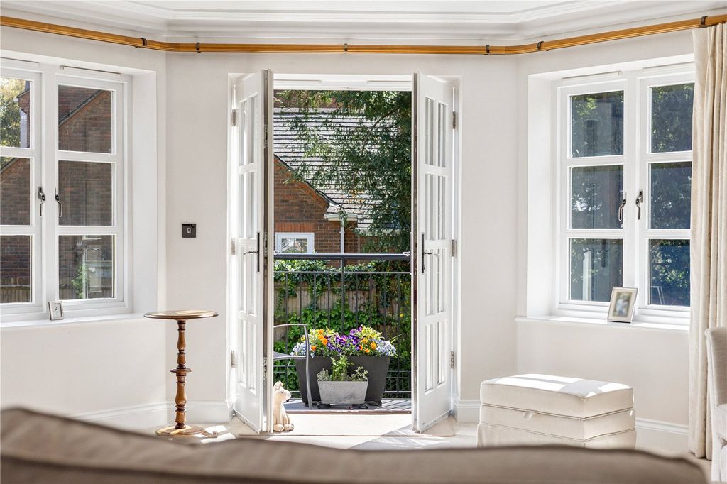 Additional image 3 of 2 bed flat for saleCross Road, Ascot, Berkshire SL5