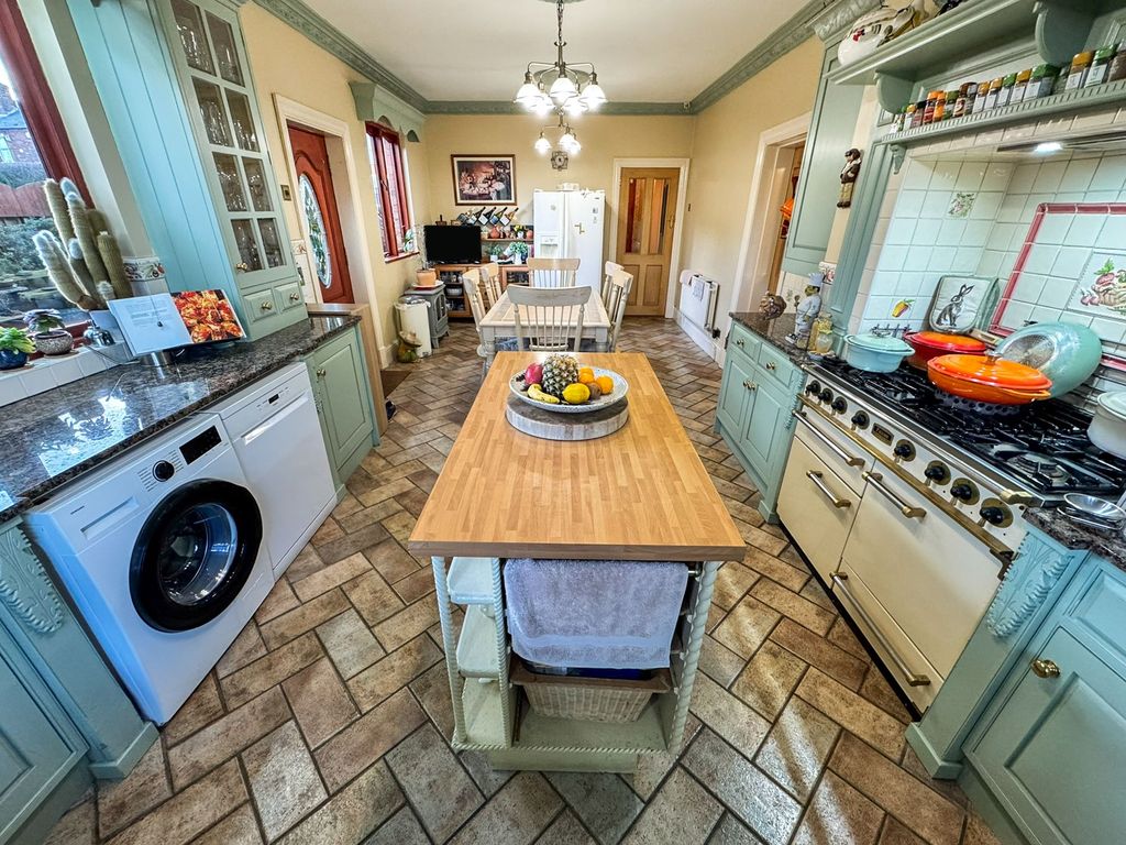 Additional image 18 of 5 bed detached house for saleSandbeds Road, Willenhall WV12
