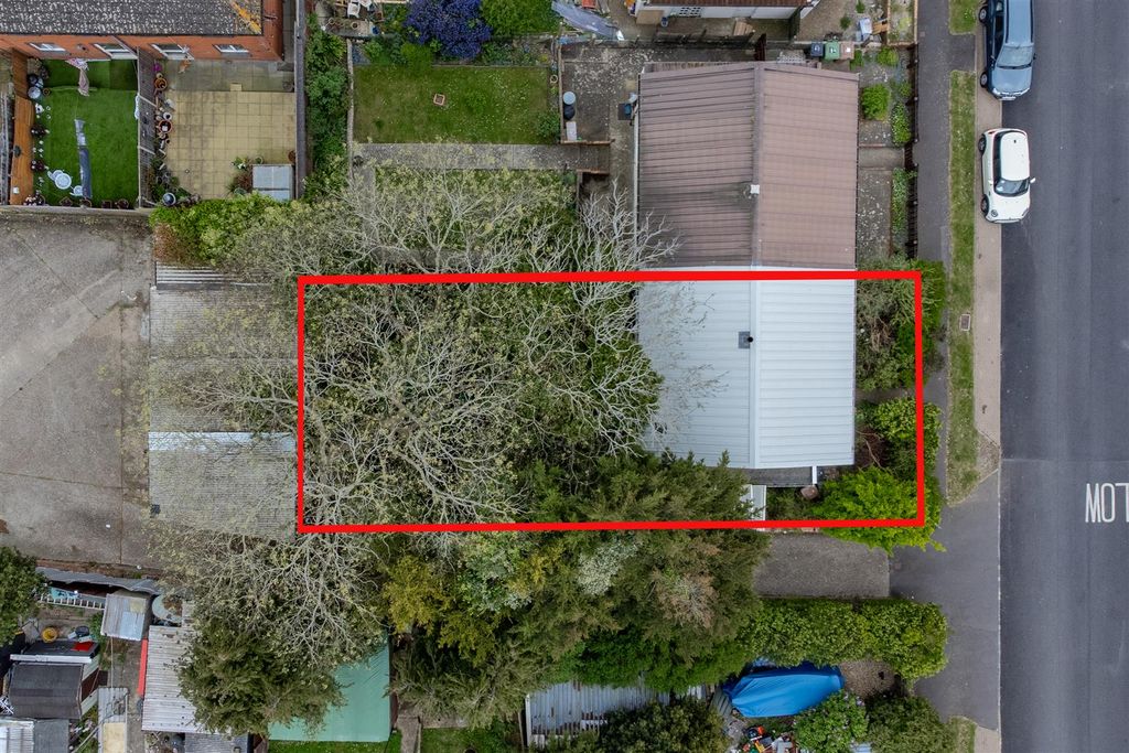 Additional image 5 of 3 bed property for saleDeerhurst Crescent, Portsmouth PO6