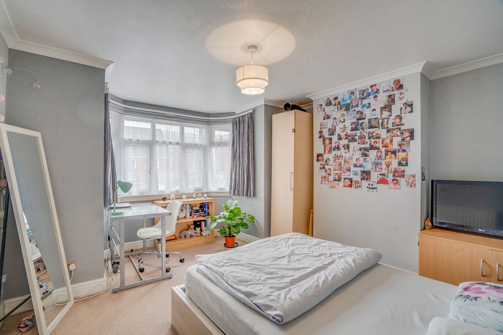 Additional image 11 of 3 bed detached house for saleCedar Road, Southampton SO14