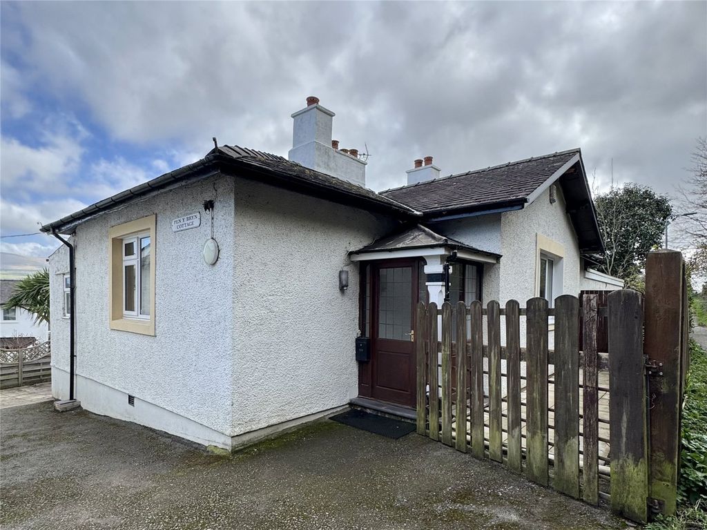 3 bed bungalow for salePen Y Bryn, Bangor, Gwynedd LL57