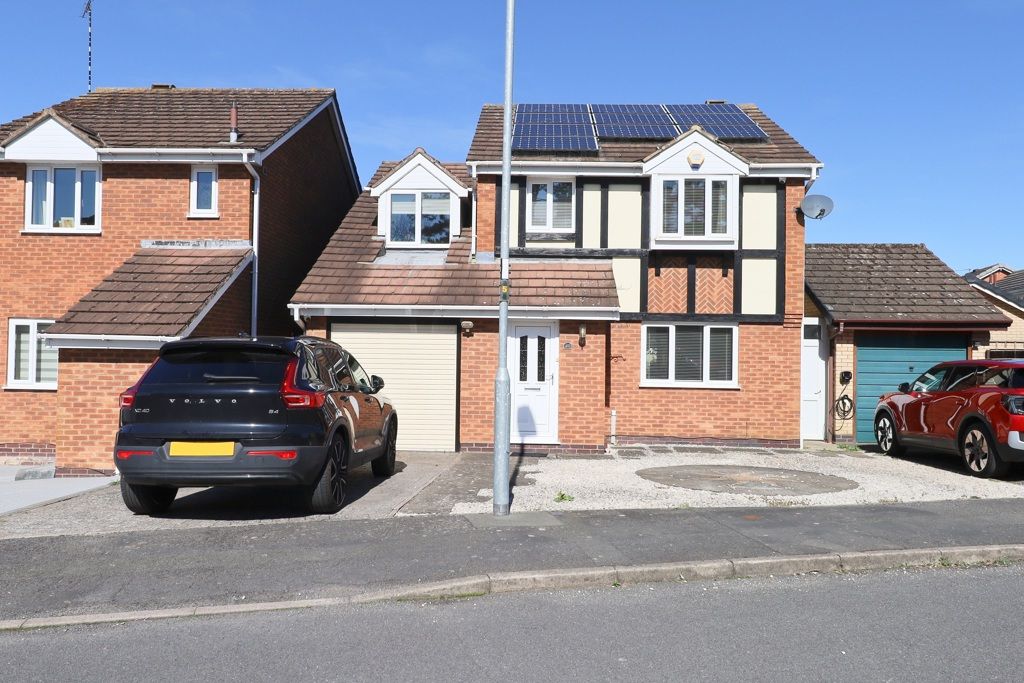 4 bed detached house for saleFalconers Green, Burbage, Leicestershire LE10