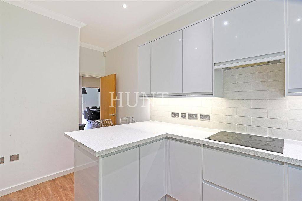 Additional image 4 of 4 bed flat for saleThe Manor, Repton Park, Woodford Green, Essex IG8