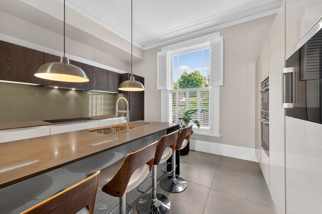 Additional image 11 of 2 bed flat for saleMontague Road, Richmond TW10