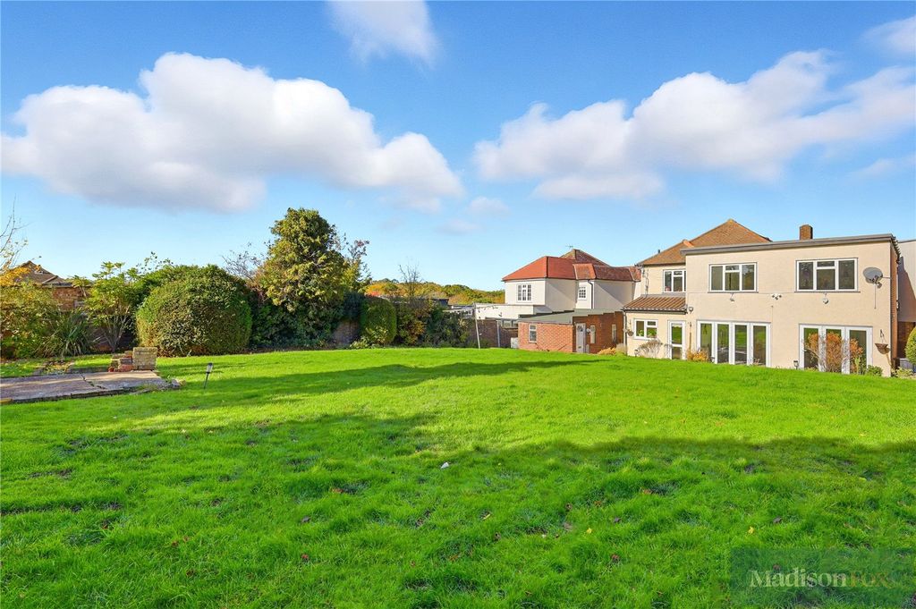 Additional image 20 of 4 bed detached house for saleKendal Close, Woodford Green IG8