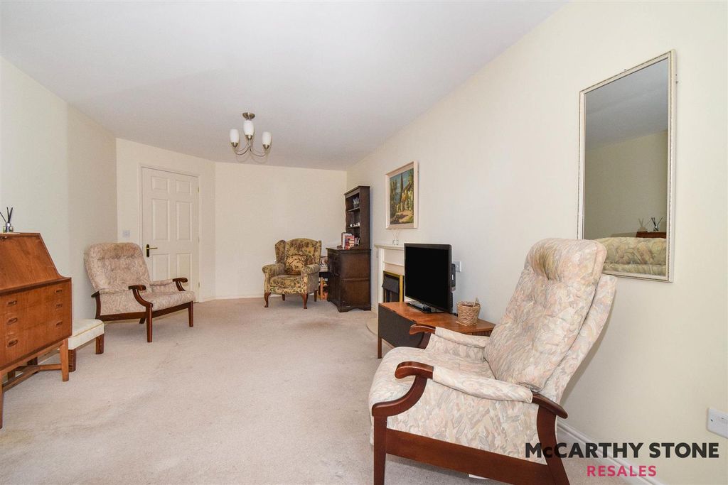 Additional image 4 of 1 bed flat for saleRowleys Court, Sandhurst Street, Oadby, Leicester LE2
