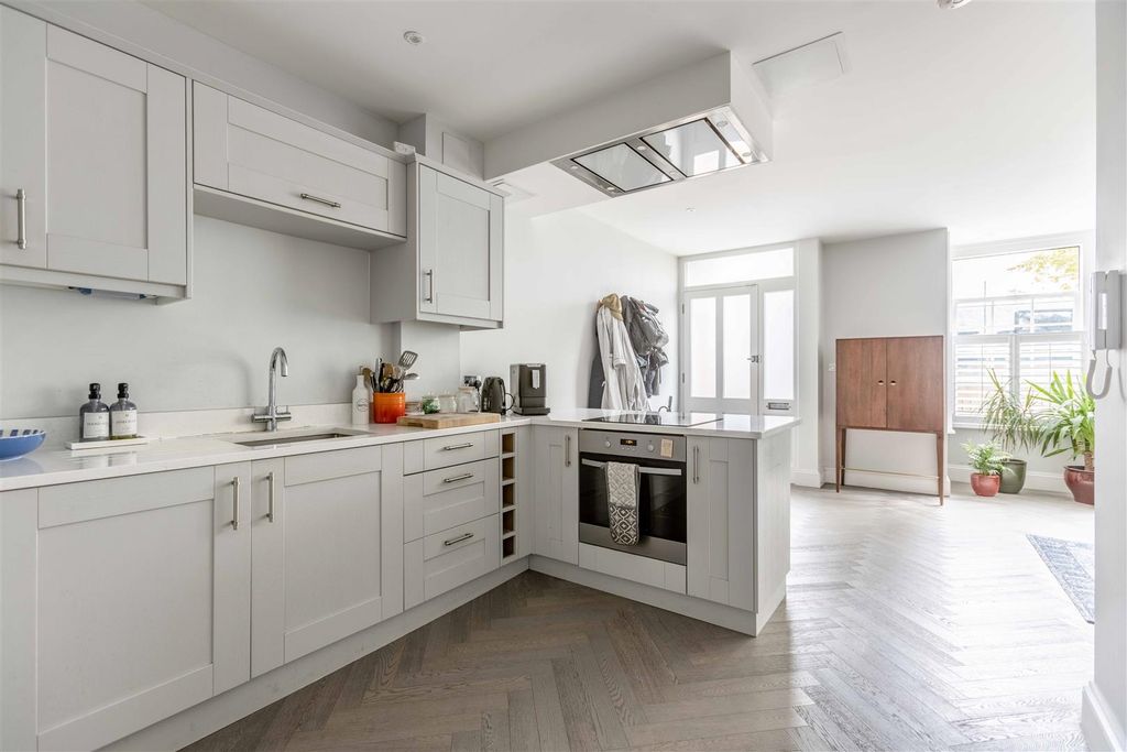Additional image 7 of 2 bed maisonette for saleSt. Leonards Road, Windsor SL4