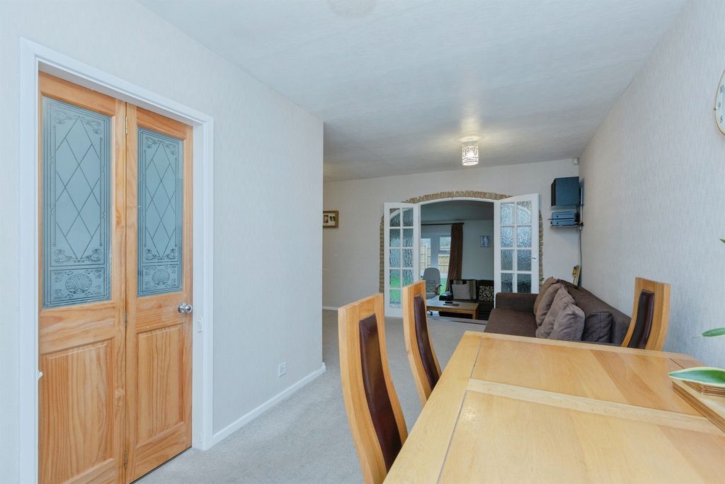 Additional image 4 of 3 bed semi-detached house for saleBarnet Close, Oadby, Leicester LE2
