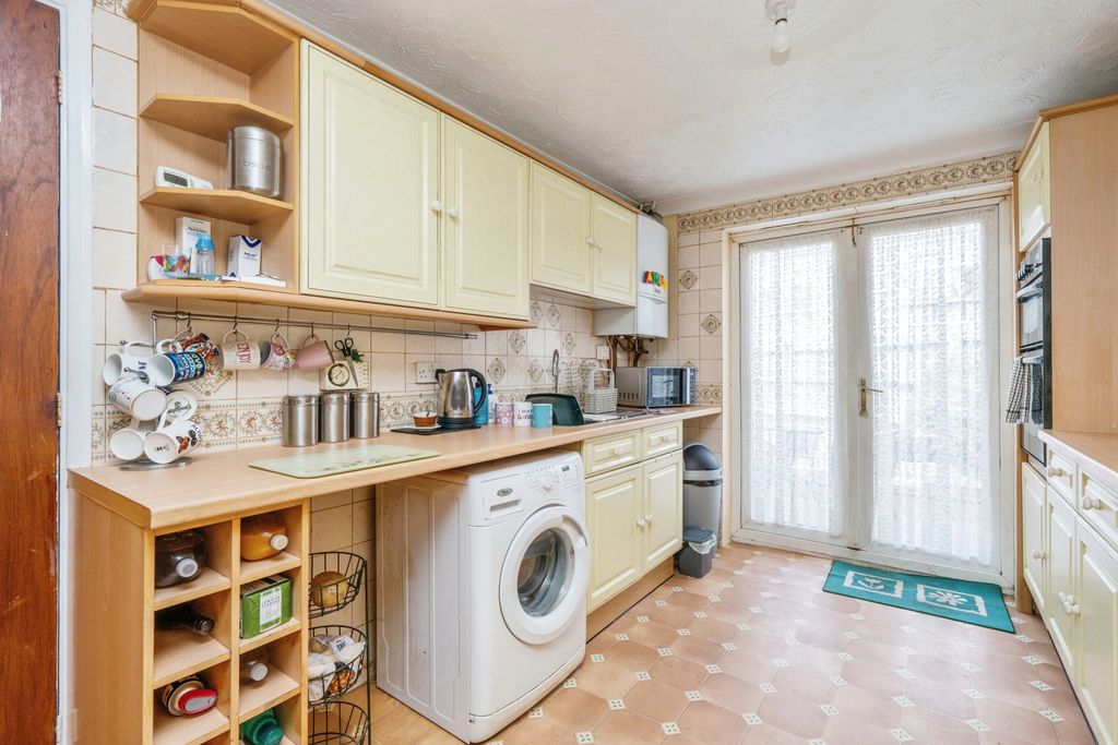 Additional image 2 of 3 bed terraced house for saleSea Mill Gardens, Portsmouth PO1