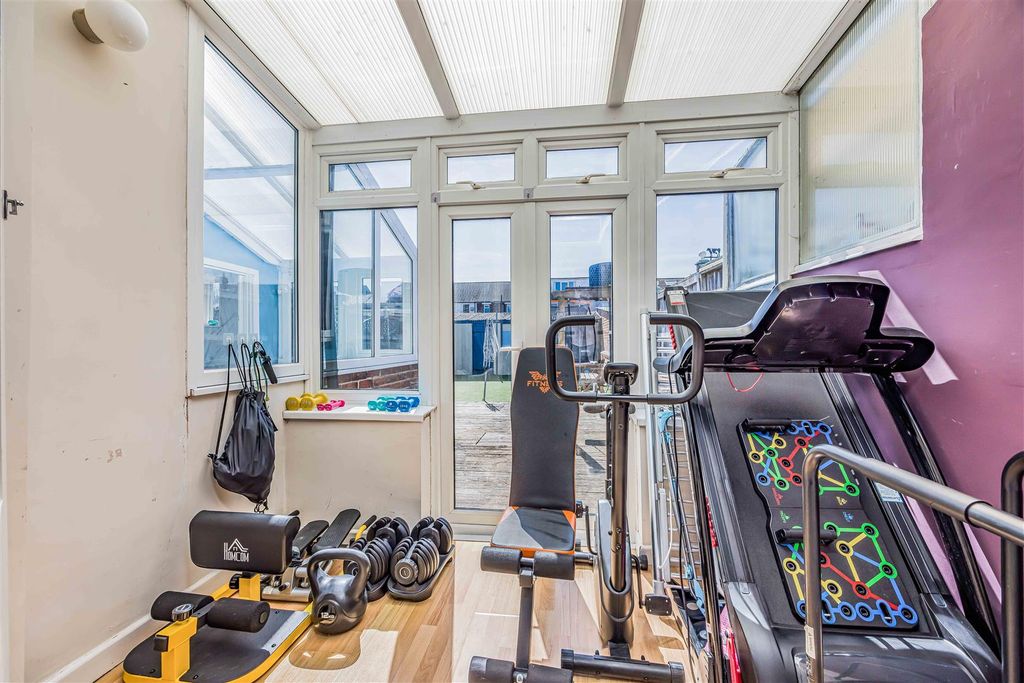 Additional image 10 of 4 bed terraced house for saleCedar Grove, Portsmouth PO3