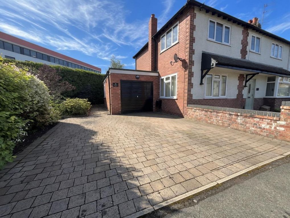 2 bed flat for saleBeech Grove, Wilmslow SK9