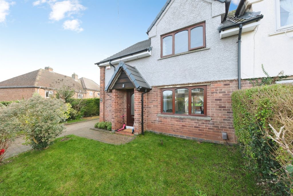 3 bed semi-detached house for saleHallam Fields, Castle Donington, Derby DE74