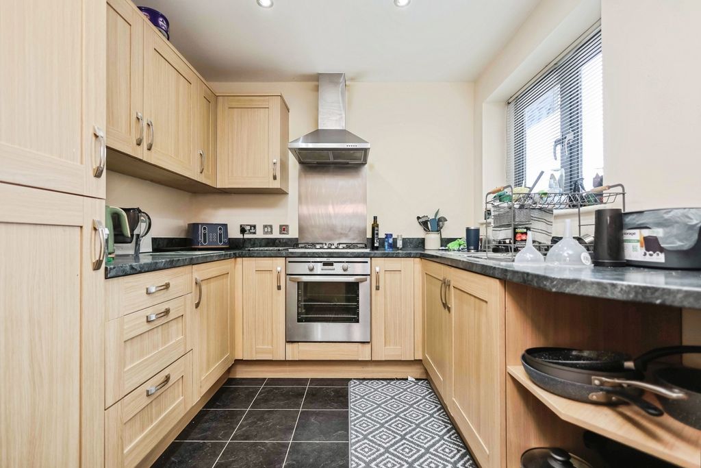 Additional image 6 of 2 bed flat for saleCrossley Road, Worcester, Worcestershire WR5