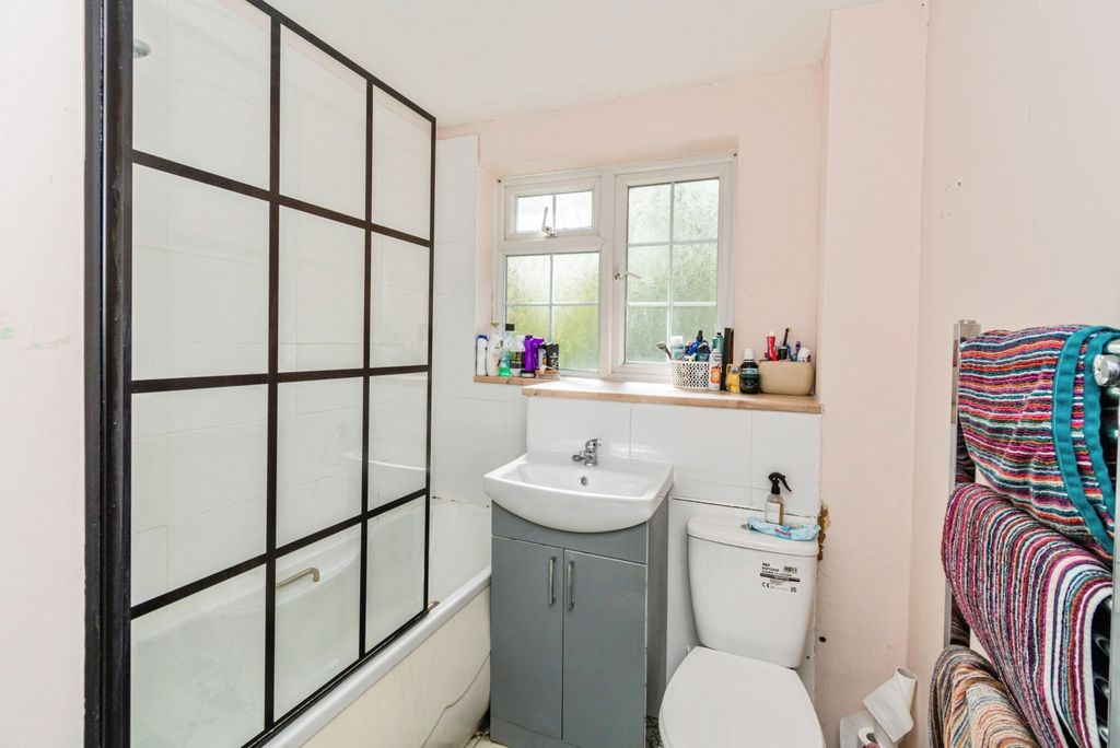 Additional image 12 of 3 bed semi-detached house for saleGoldcrest Gardens, Southampton, Hampshire SO16