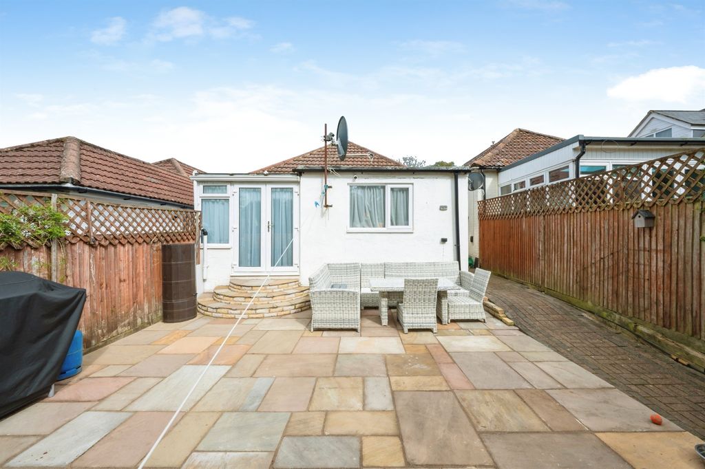 Additional image 13 of 2 bed detached bungalow for saleWoodmill Lane, Southampton SO18