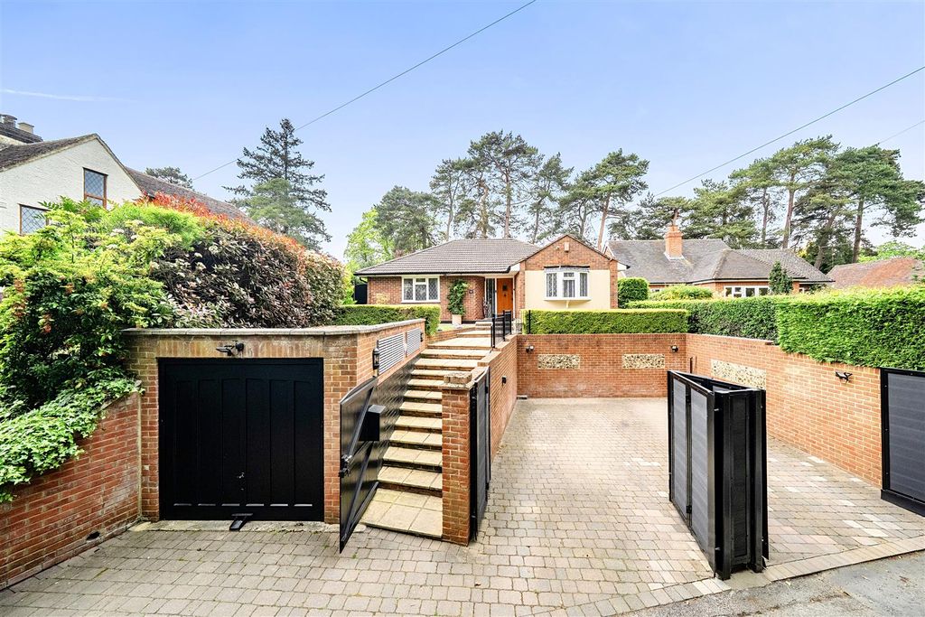 4 bed detached bungalow for saleCricket Hill Lane, Yateley GU46
