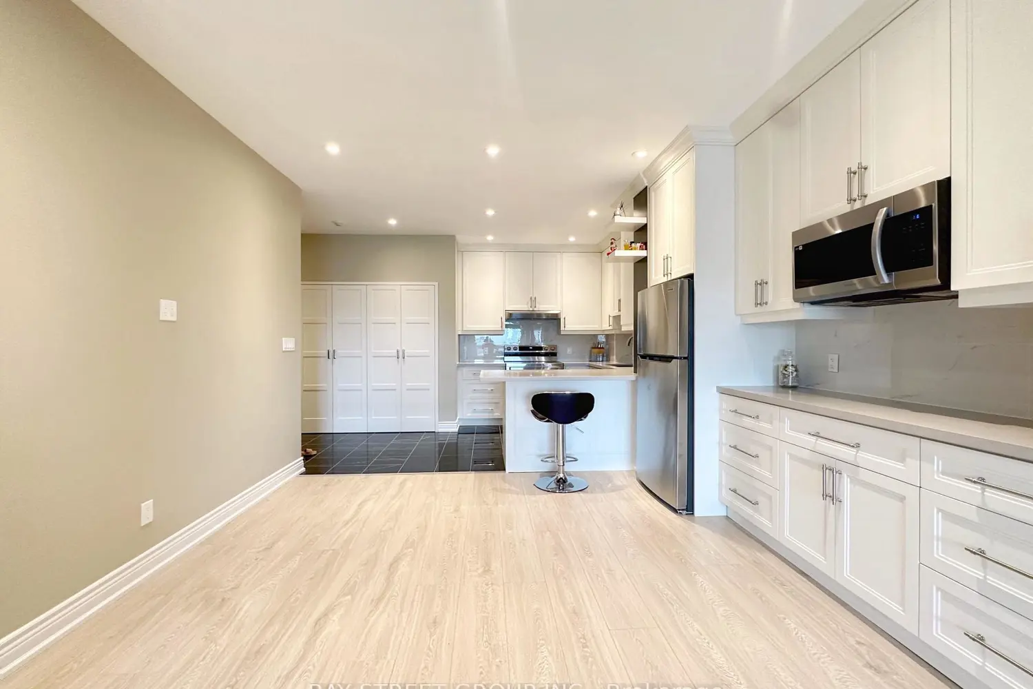 Additional image 6 of 102 Bloor Street 1001