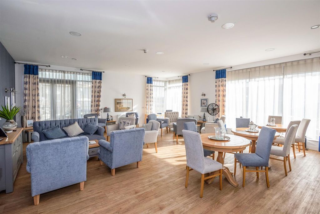 Additional image 7 of 1 bed flat for saleSouth Parade, Southsea, Hampshire PO4