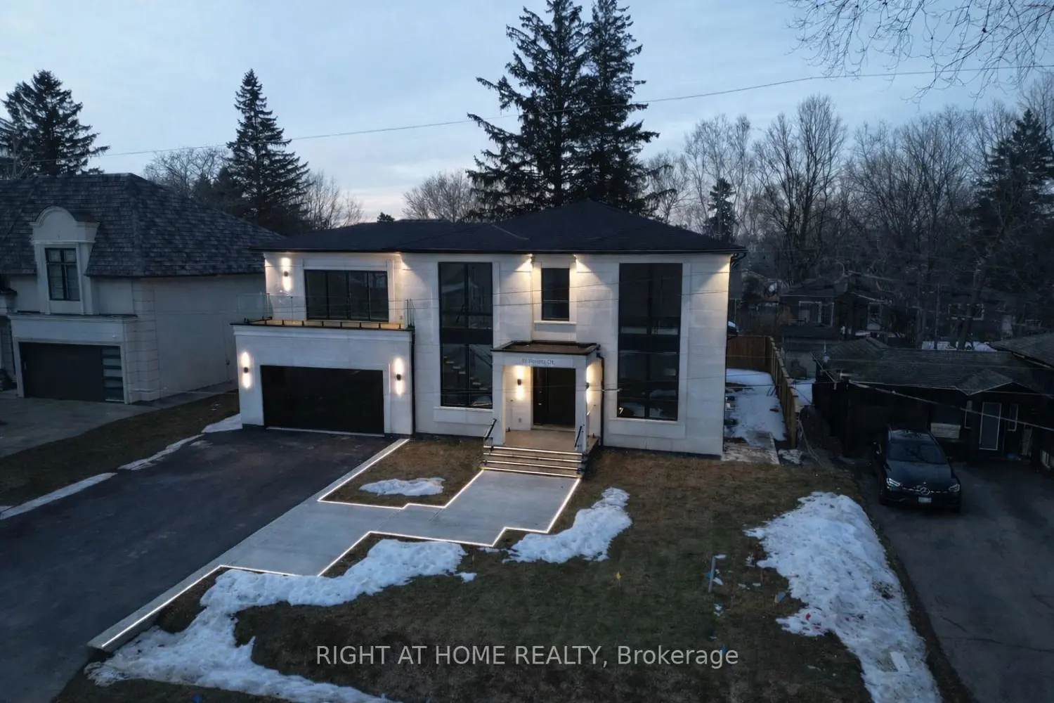 61 Floresta Court photo 2