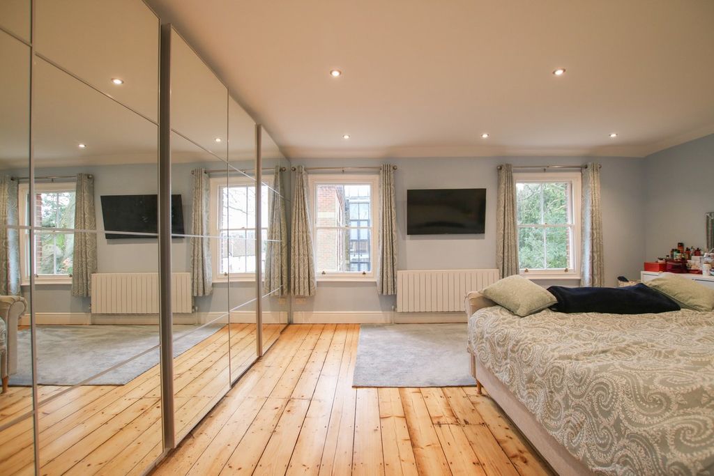 Additional image 24 of 5 bed detached house for saleMilton Road, Wokingham RG40