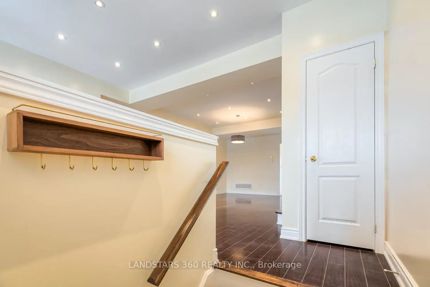 Additional image 4 of 9133 Bayview Avenue 69