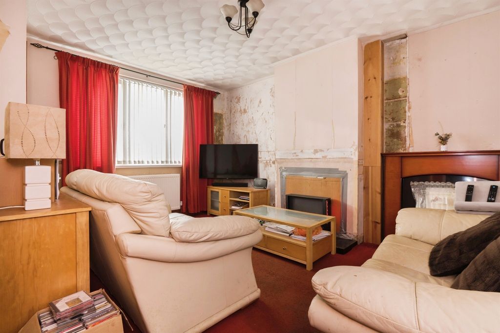 Additional image 2 of 2 bed semi-detached house for saleOlive Road, Southampton SO16