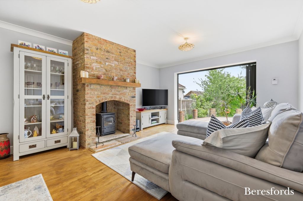 Additional image 2 of 4 bed detached house for saleLindon Road, Wickford SS11