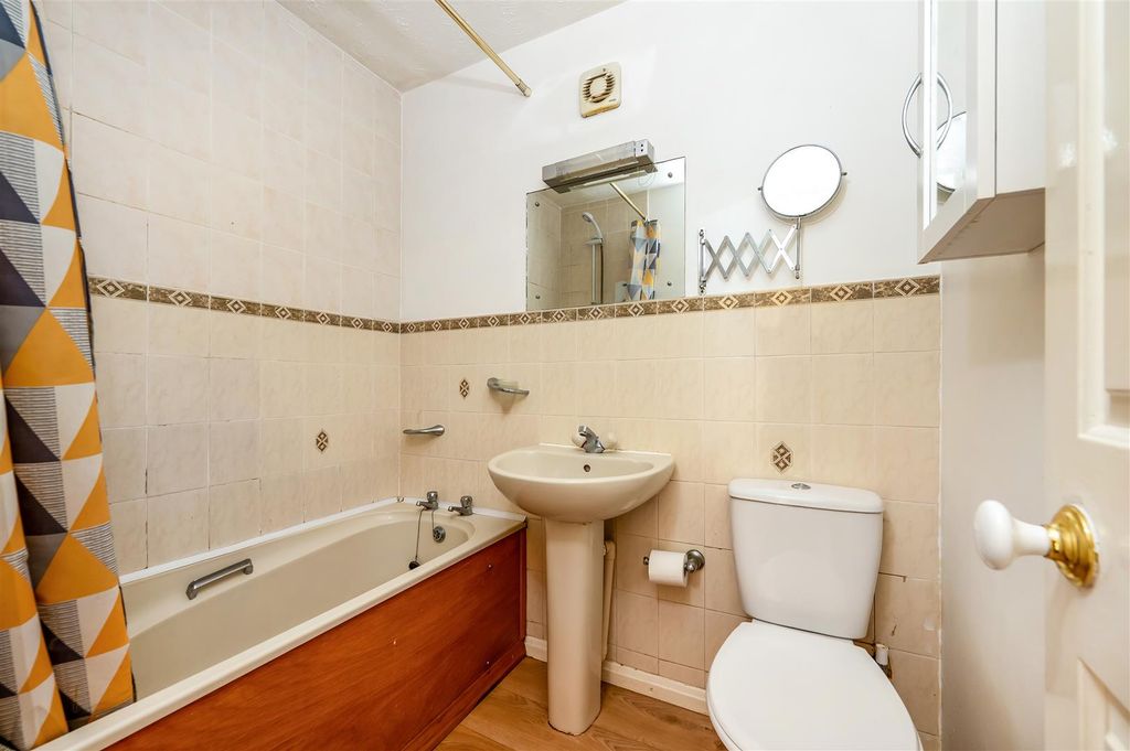Additional image 15 of 1 bed flat for saleHazel Court, Goldsmith Avenue, Southsea PO4