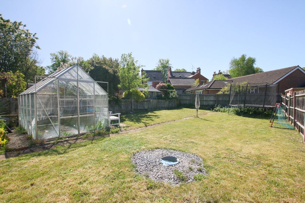 Additional image 17 of 3 bed semi-detached house for saleLangborough Road, Wokingham RG40