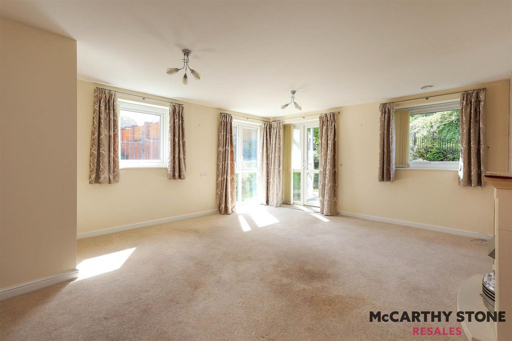 Additional image 12 of 2 bed flat for saleSomers Brook Court, Newport, Isle Of Wight PO30