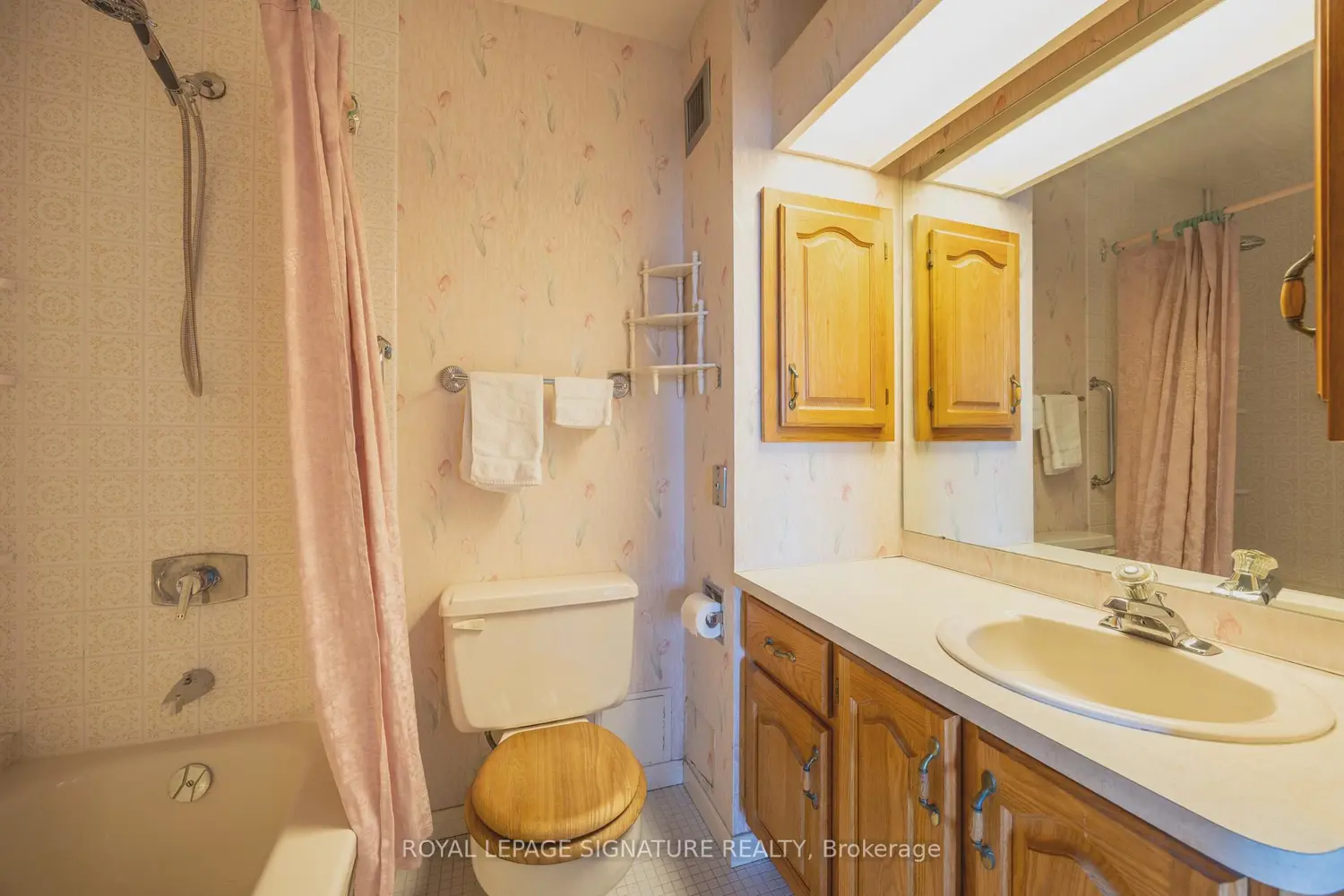 Additional image 11 of 1300 Bloor Street 1405