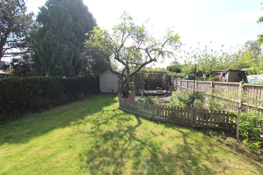 Additional image 18 of 3 bed semi-detached house for saleGrove Road, Blaby, Leicester LE8