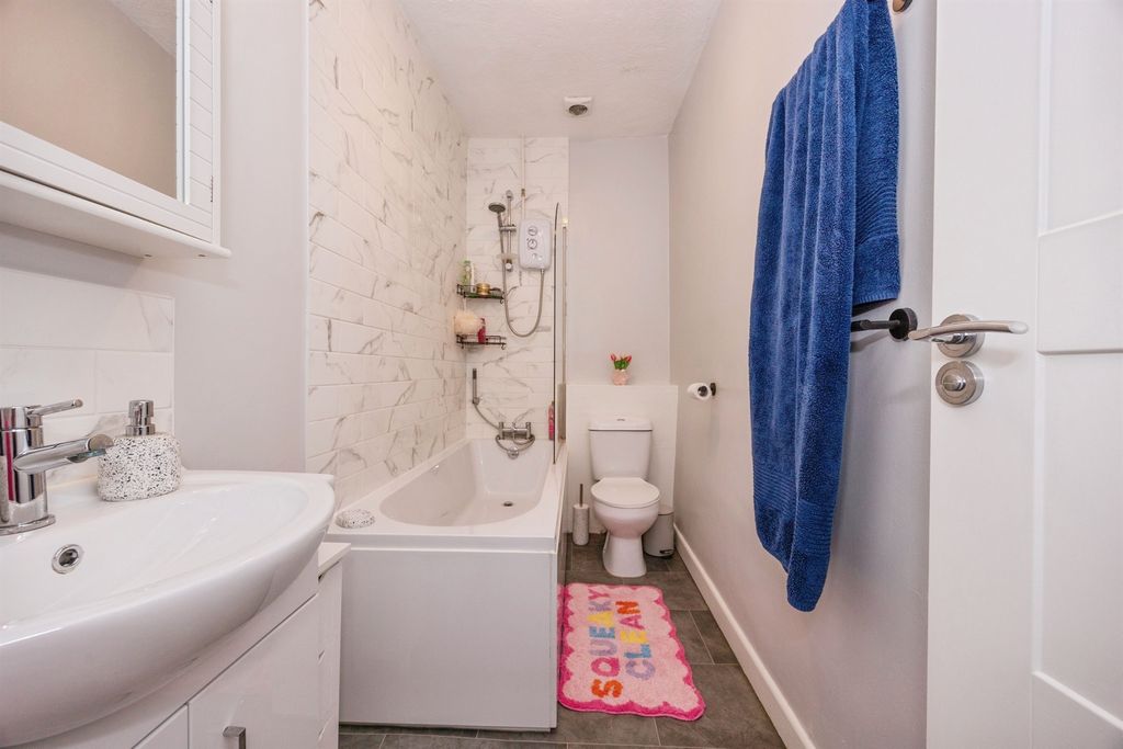 Additional image 8 of 1 bed flat for saleArundel Street, Portsmouth PO1